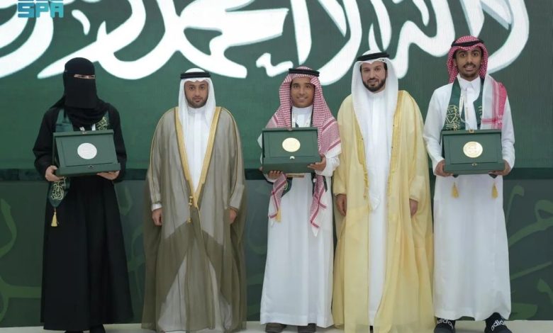 🎉 ثقافي مميز يضيء سماء المملكة 🎉

 في تظاهرة أدبية بارزة، تألق طلاب وطالبات المملكة بحصولهم على ميداليت...