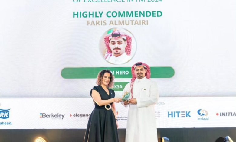 المهندس فارس المطيري أول يفوز بجائزة بطل إدارة المرافق

حصل المهندس فارس المطيري على