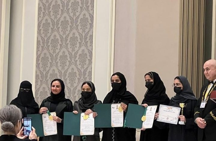 سعوديات يبتكرن كرسياً متحركاً ذكياً ويحصدن ذهبيتين عالميتين طالبات العلاج الطبيعي من @PNU KSA طورن كرسياً متح