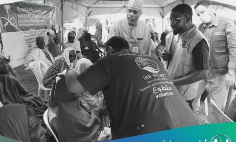 مبادرة إنسانية سعودية تعيد البصر لـ 423 مريضاً في نيجيريا خلال أسبوع واحد فقط نجح الفريق الطبي السعودي في إجراء 423